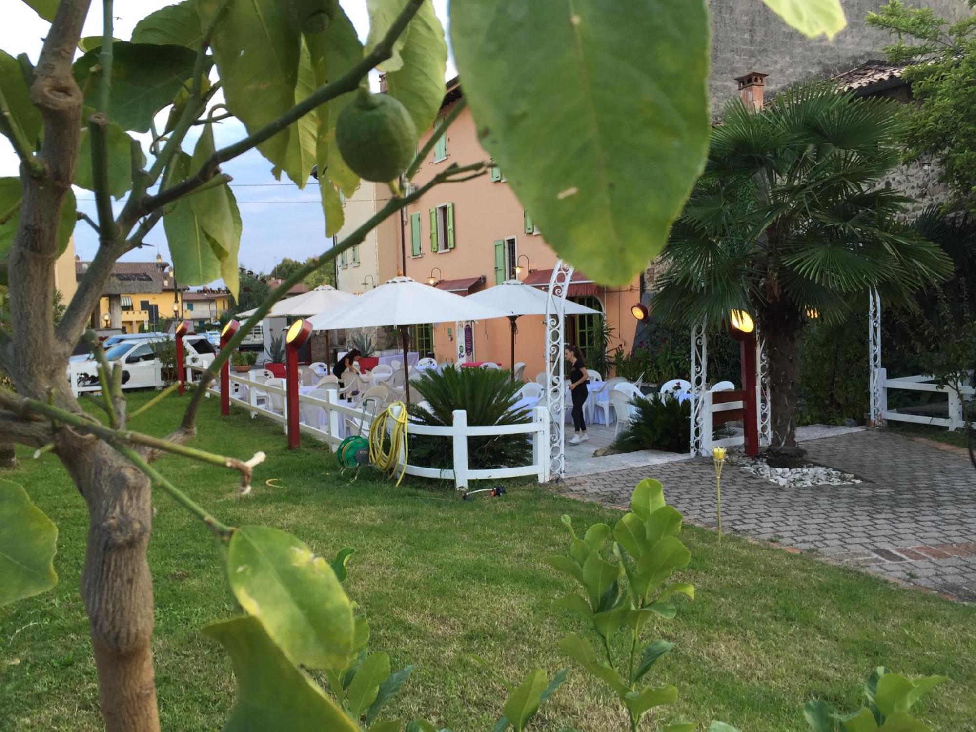 Albergo Al Cacciatore Tortellinando Валеджо сул Минчио Екстериор снимка