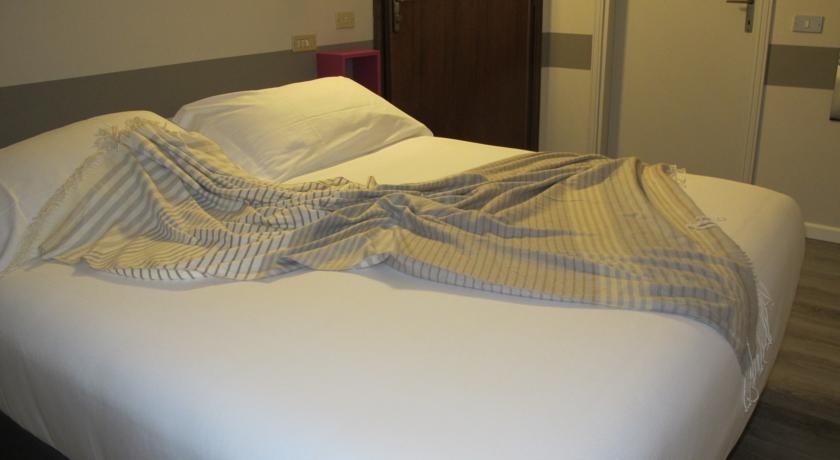 Albergo Al Cacciatore Tortellinando Валеджо сул Минчио Екстериор снимка